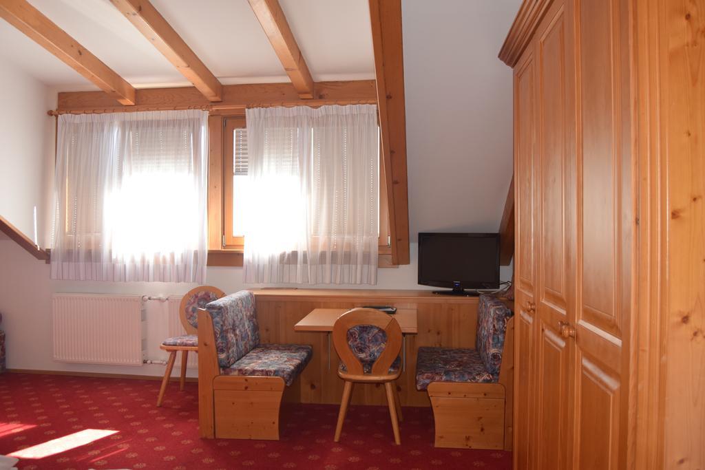 Hotel Tannhof Caldaro Exteriör bild